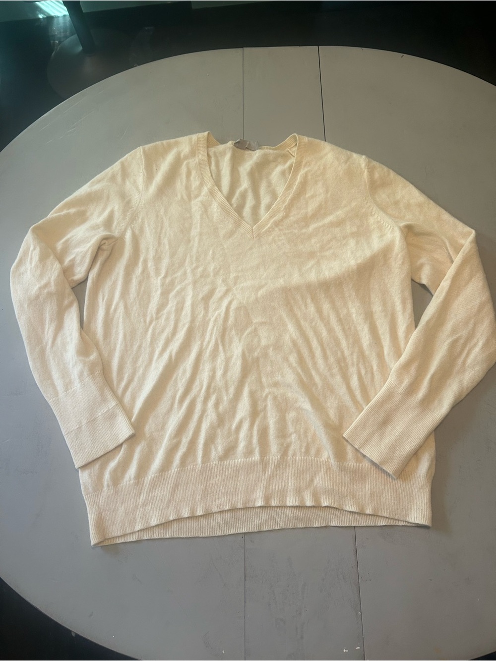 Everlane Cashmere Cream V-Neck Lightweight Sweater